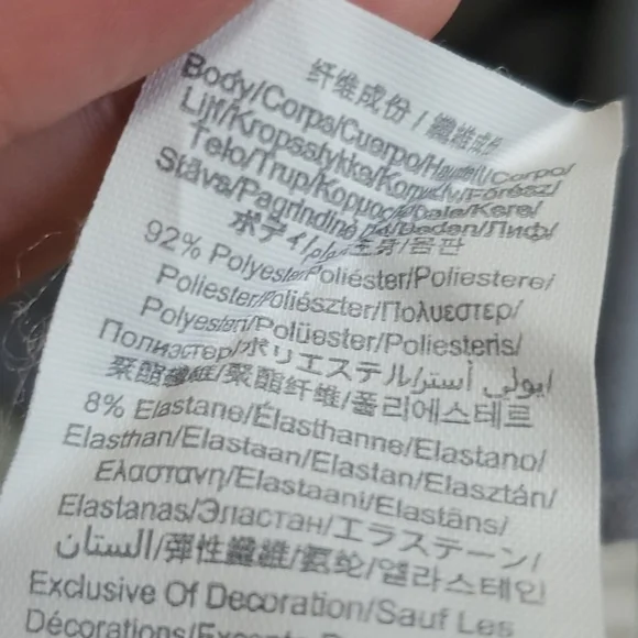 Ladies Under Armour Fitted V-Neck Shirt Sz Sm - Picture 4 of 4